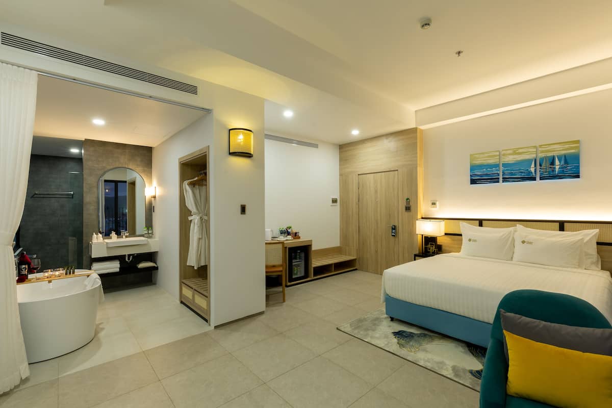 Suite, vista a la ciudad | 1 habitación y ropa de cama de alta calidad