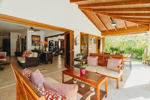 4 bedrooms, internet - Cozy Private Villa in Amazing Beach Golf Resort (Punta Cana)