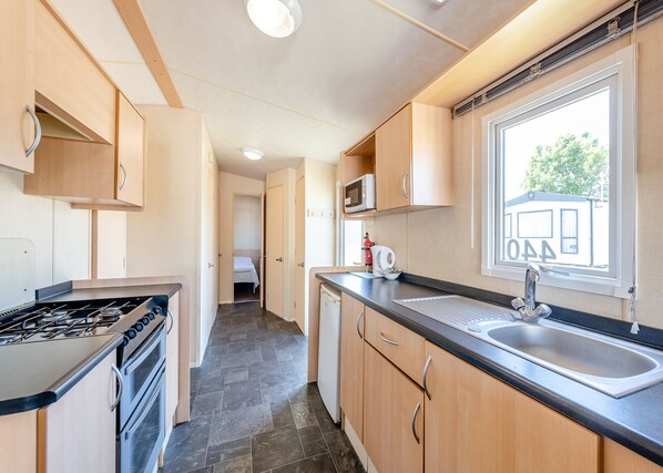 Fridge, oven, stovetop, toaster