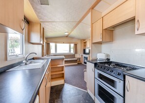 Fridge, oven, stovetop, toaster