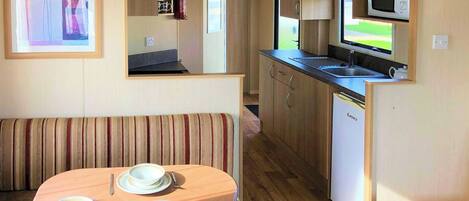 Fridge, oven, stovetop, toaster