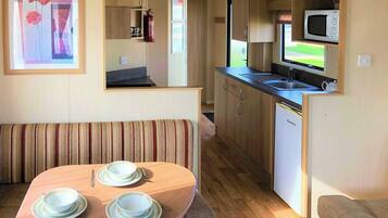 Fridge, oven, stovetop, toaster