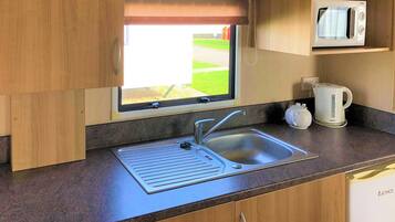 Fridge, oven, stovetop, toaster