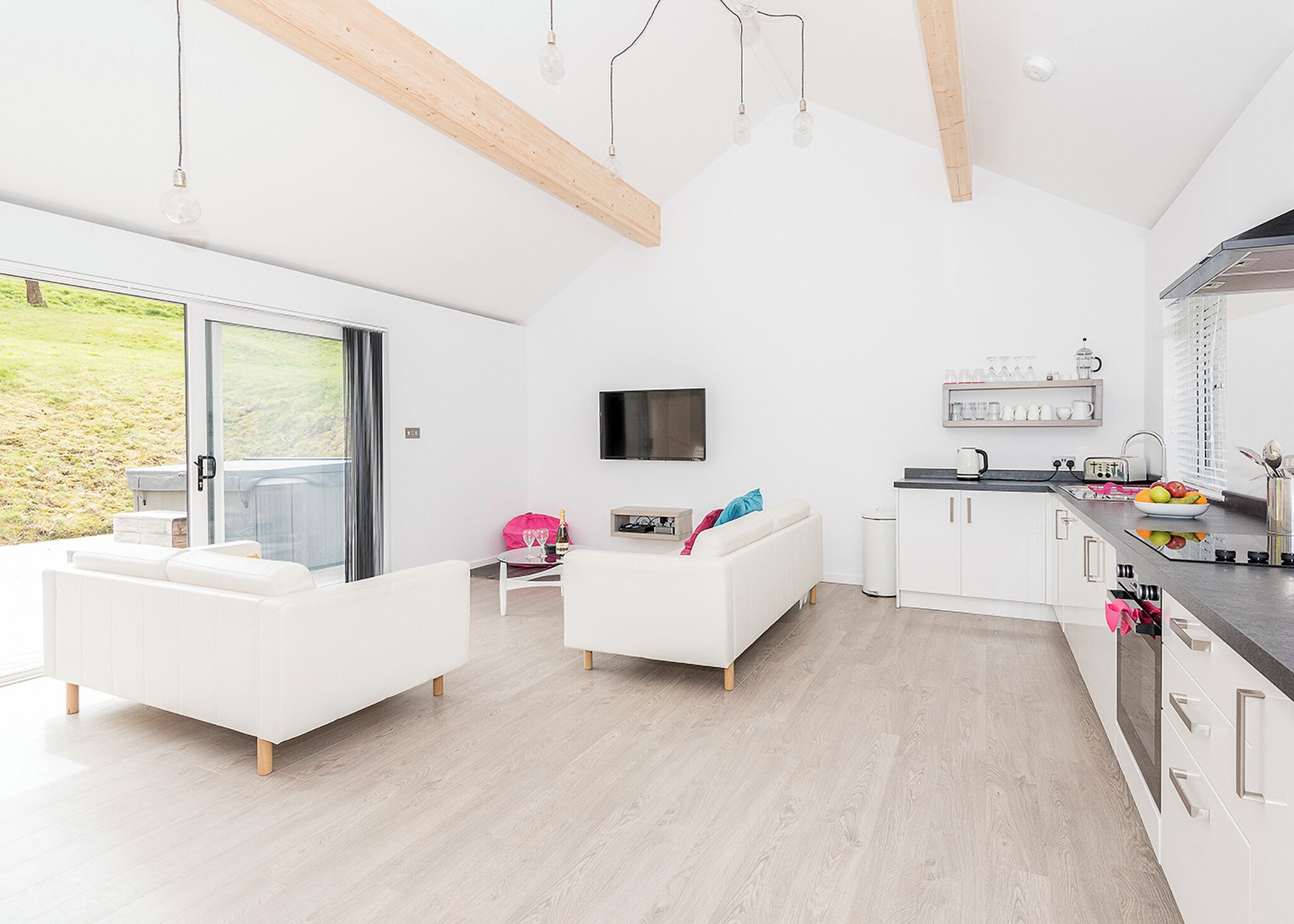 المنشأة من الداخل