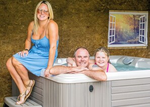 Outdoor spa tub - Oak 3 Hot Tub + Private Garden (Axminster)