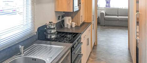 Fridge, oven, stovetop, toaster