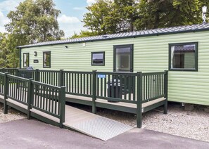 Exterior - Gold Caravan 2 WF (Pet) (Hunters Quay, Argyll)
