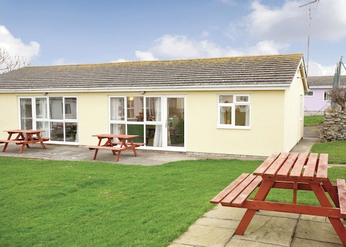 Bungalow with one double and one twin.