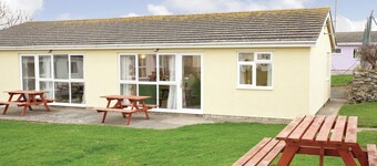 Bungalow with one double and one twin.