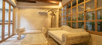 5 Bedroom Luxury Villa in Old City