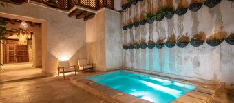 5 Bedroom Luxury Villa in Old City