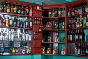 Bar (on property) - Denfrance Hotel (Dar es Salaam)