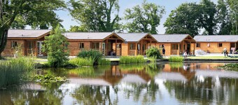 Lodge with one double and one twin.