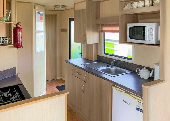 Refrigerador, horno y parrilla de estufa 