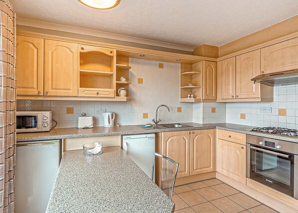 Kühlschrank, Ofen, Herdplatte, Toaster