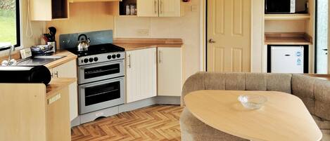Fridge, oven, stovetop, toaster
