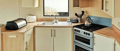 冷蔵庫、オーブン、コンロ、トースター