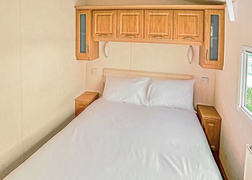 3 bedroom accommodation in Newbridge, Nr Yarmouth