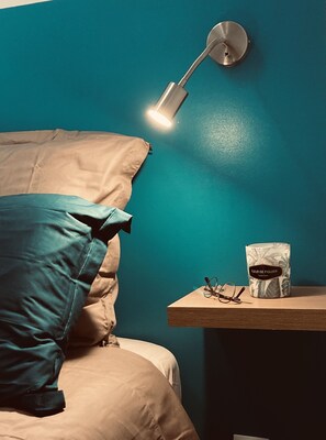 1 habitación, tabla de planchar con plancha, wifi gratis y ropa de cama