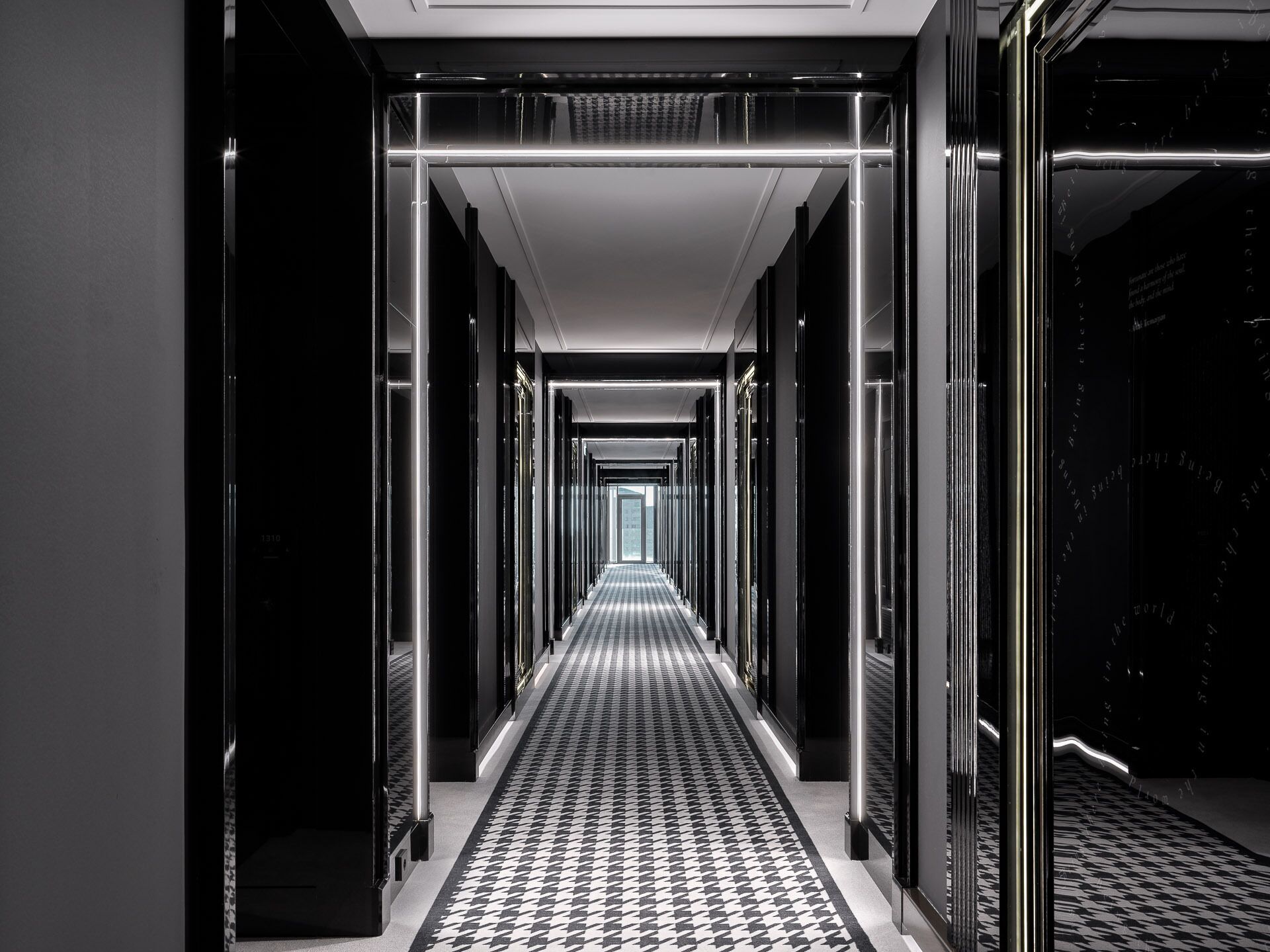Photo - Seven Visions Resort and Places, the Dvin