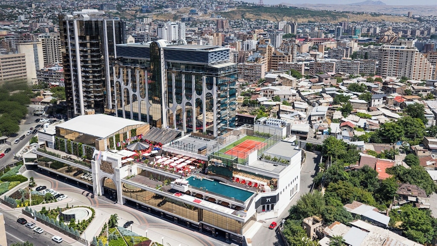 Seven Visions Resort and Places, the Dvin
