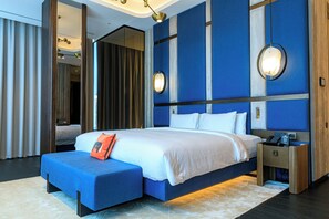 Phòng Suite Presidential | Minibar, két bảo mật tại phòng, bàn 