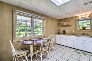 Fridge, microwave, stovetop, blender