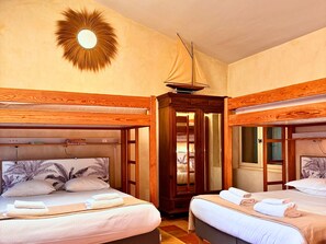 7 soverom, strykejern/-brett, wi-fi (inkludert) og sengetøy