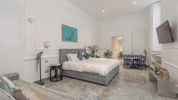 1 Schlafzimmer, hochwertige Bettwaren, Daunenbettdecken