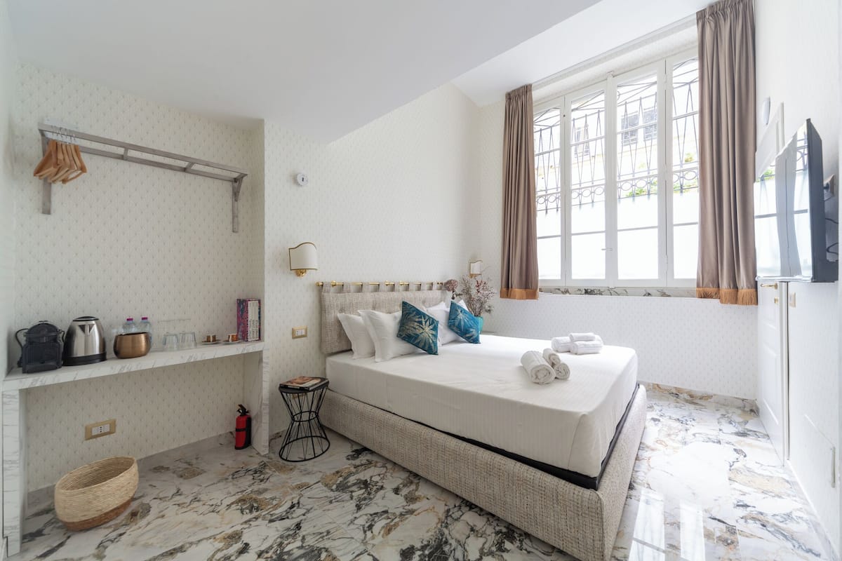 Deluxe Suite 1 | 1 bedroom, premium bedding, down comforters, memory foam beds