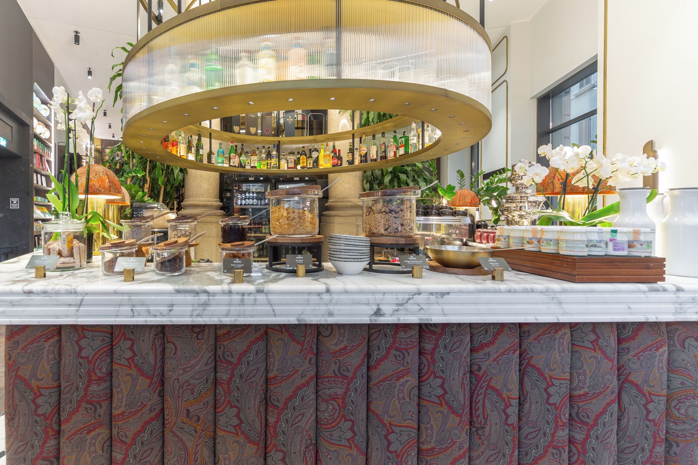 Tägliches Frühstücksbuffet gegen Gebühr