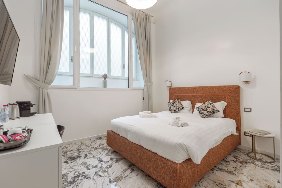 Deluxe Suite | 1 bedroom, premium bedding, down comforters, memory foam beds