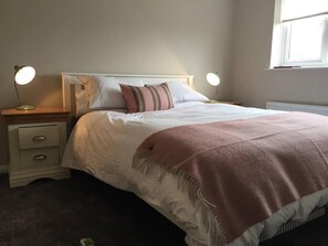 Maison, plusieurs lits | 3 chambres, fer et planche à repasser, Wi-Fi gratuit, draps fournis