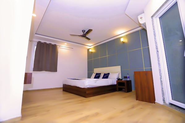 Premium Room | Free WiFi, bed sheets - Hotel care one bliss (Noida)