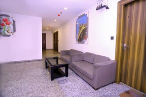 Lobby sitting area - Hotel care one bliss (Noida)