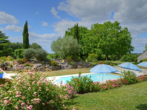 17th Century Charm Between Loire Castles and Futuroscope, with Pool and Lush Garden