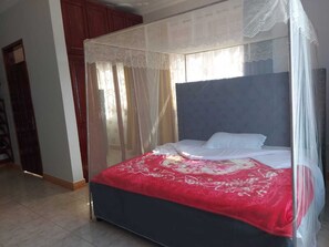 Hus | 4 soverom, strykejern/-brett, wi-fi (inkludert) og sengetøy