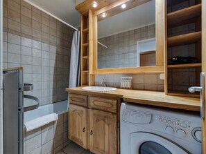 Hårføner og håndklær