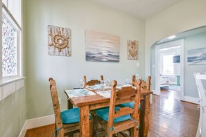 Dining - Coastal Blue Cottage is Steps to Beach and Seawall (Galveston)