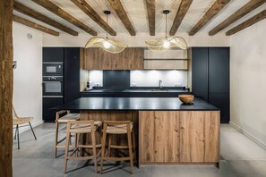 Kühlschrank, Mikrowelle, Ofen, Geschirrspüler