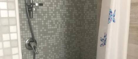 Douche, bidet