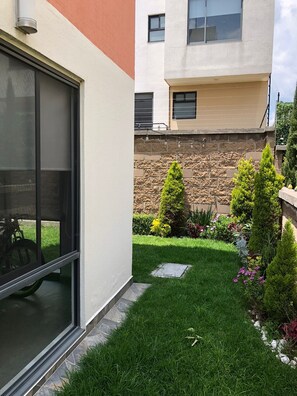 Property grounds - Beautiful 3BR townhouse with on-premises parking (Méx.)