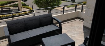 Beautiful 3BR townhouse with on-premises parking