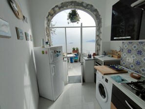 Panoramic Villa | Private kitchen | Fridge, coffee/tea maker - Positanobay (Positano)