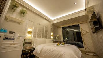 Ropa de cama de alta calidad y escritorio