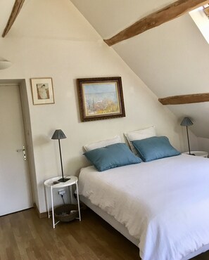 3 habitaciones, tabla de planchar con plancha y wifi gratis 