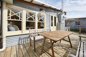 Outdoor dining - Country Cottage in Brunswick (Brunswick)