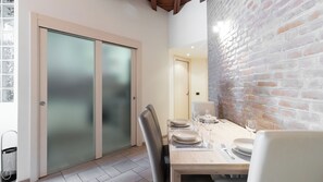Interior - Italianway Easy - Muratori 8 (Milan)
