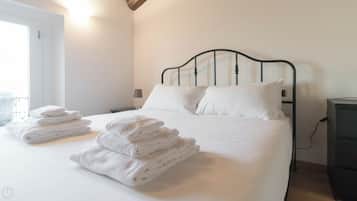 Appartement (1 Bedroom) | 1 chambre, fer et planche à repasser, lits bébé (en supplément)