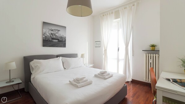 Apartment (1 Bedroom) | 1 Schlafzimmer, laptopgeeigneter Arbeitsplatz, Bügeleisen/Bügelbrett